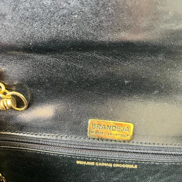 Chic Black Crocodile-Embossed Clutch - Picture 3 of 6